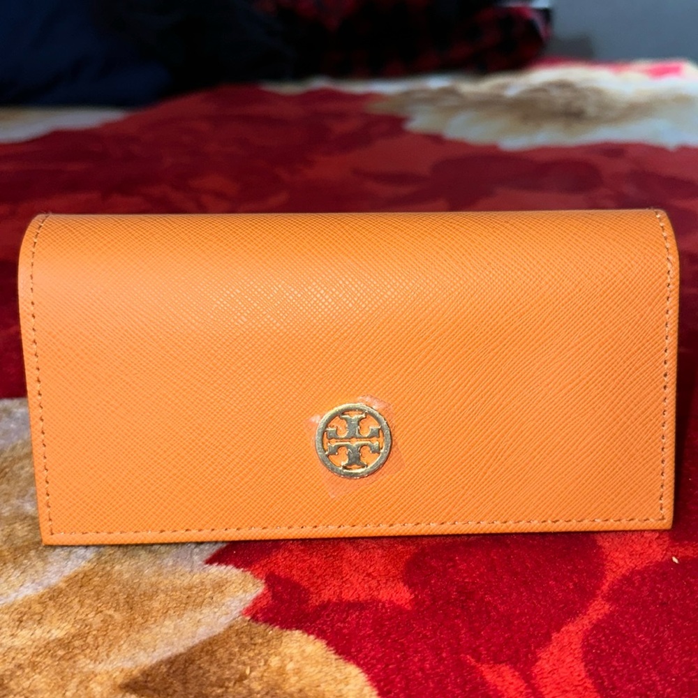 NWOT AUTHENTIC LADIES DESIGNER TORY BURCH SUNGLASSES W/ CASE (BRAND NEW)